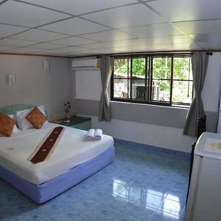 Seabreeze Inn Karon Bilik gambar