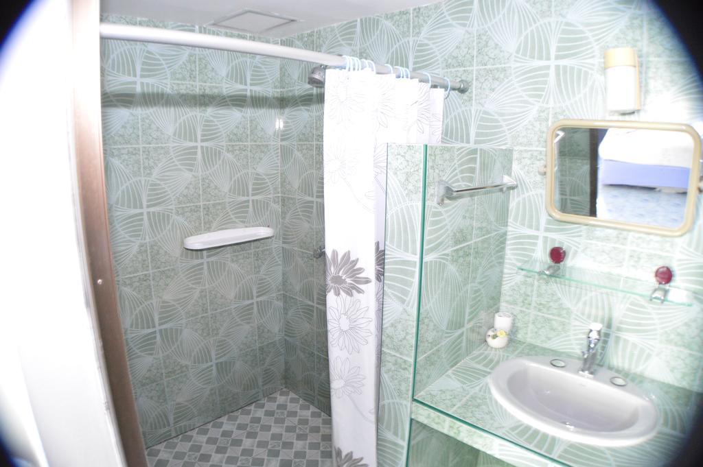 Seabreeze Inn Karon Bilik gambar