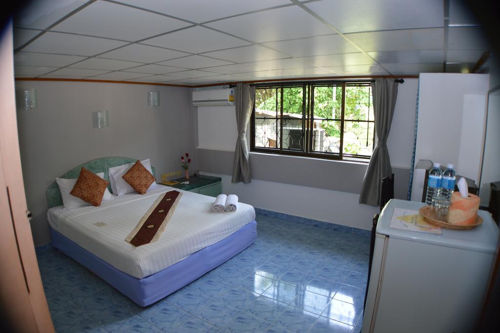 Seabreeze Inn Karon Bilik gambar
